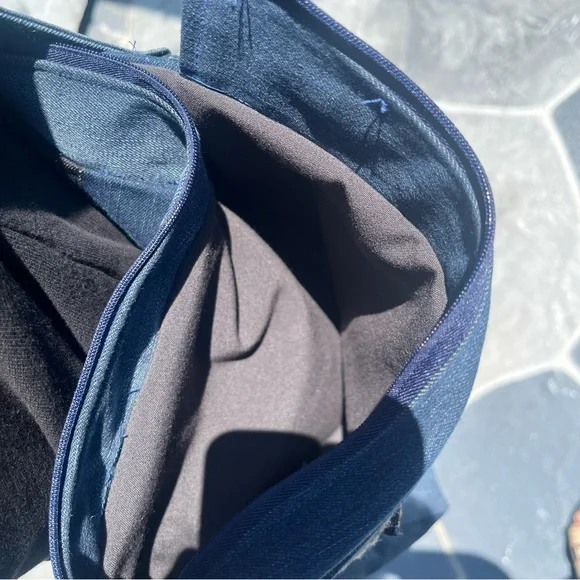 Upcycled Sling bag / shoulder bag / tote bag - Picture 8 of 10